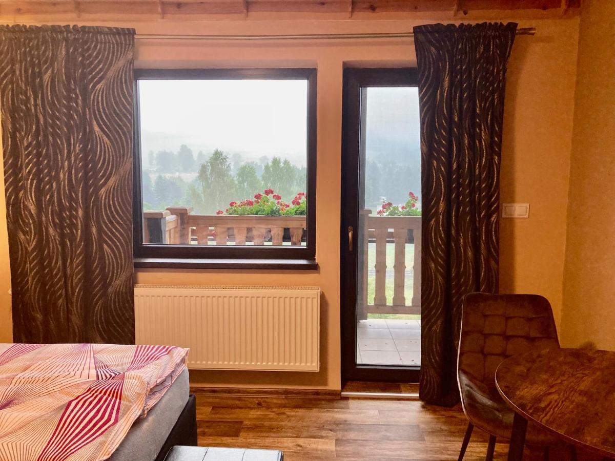 Penzion Na Vysluni Ceske Svycarsko Jiřetín pod Jedlovou Esterno foto